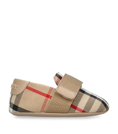 burberry crib shoes